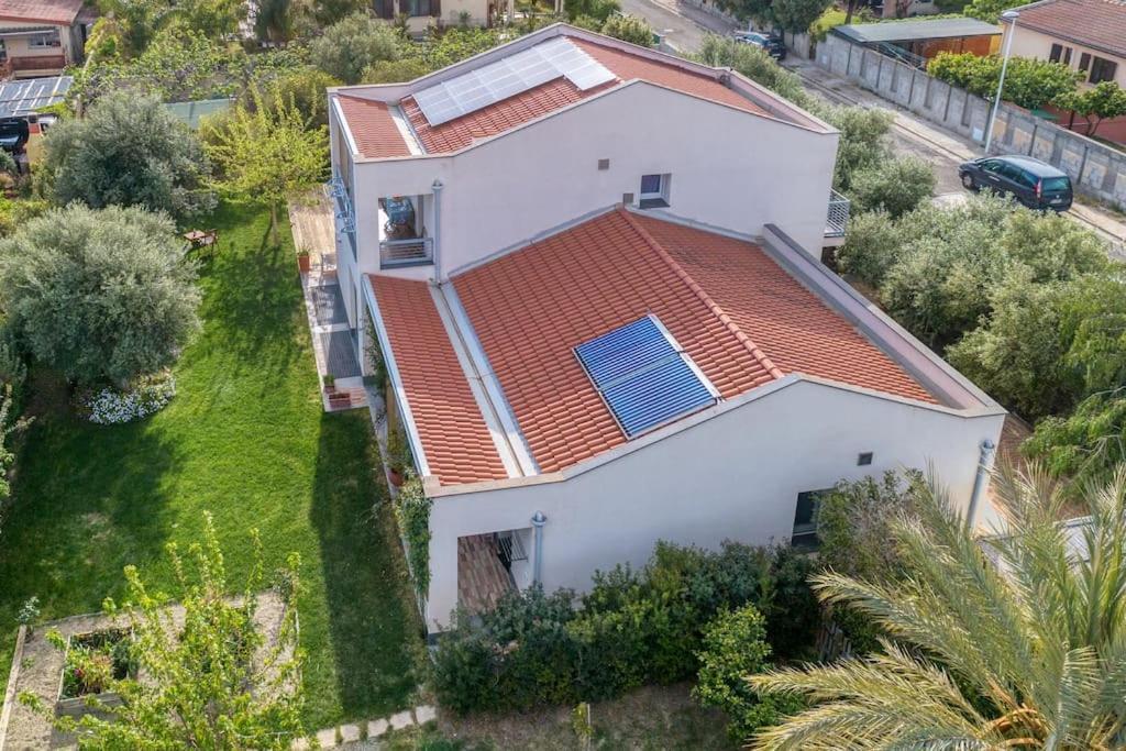 La Casa Degli Ulivi Appartamento In Villa Con Patio Quartu SantʼElena Exteriör bild