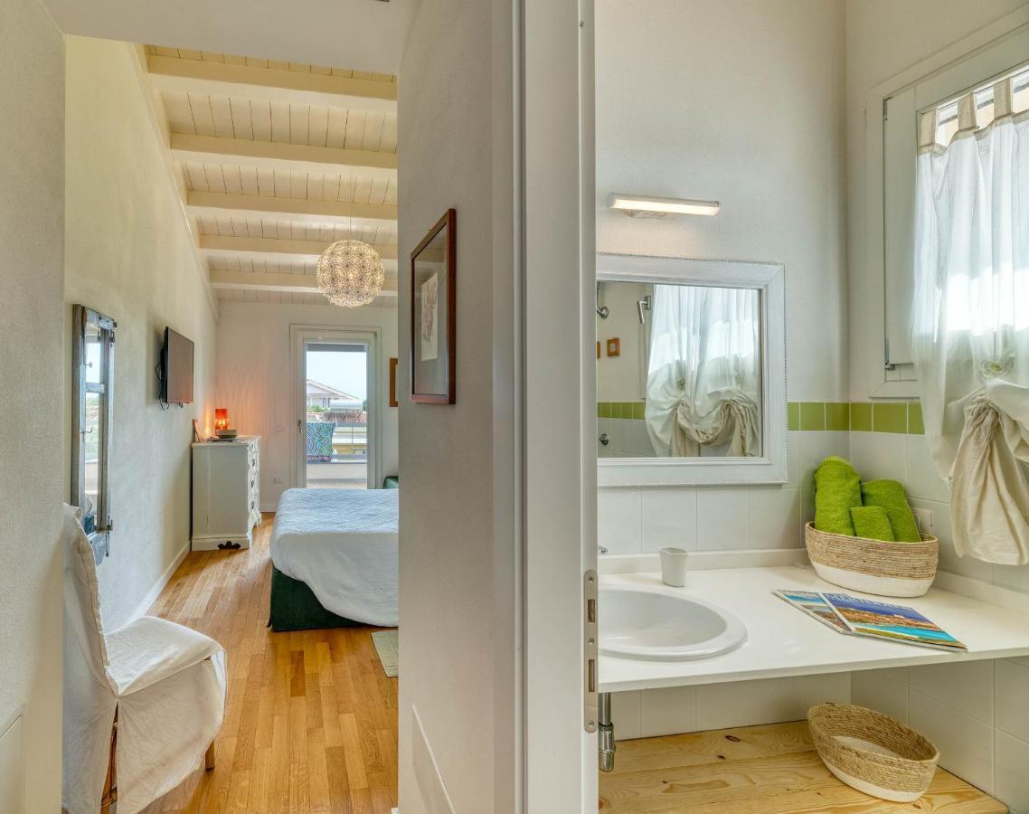 La Casa Degli Ulivi Appartamento In Villa Con Patio Quartu SantʼElena Exteriör bild